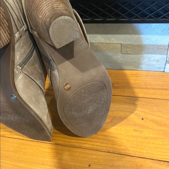 Jessica Simpson Taupe Ankle Boots with Zipper and Buckle Detail Booties - Picture 11 of 13